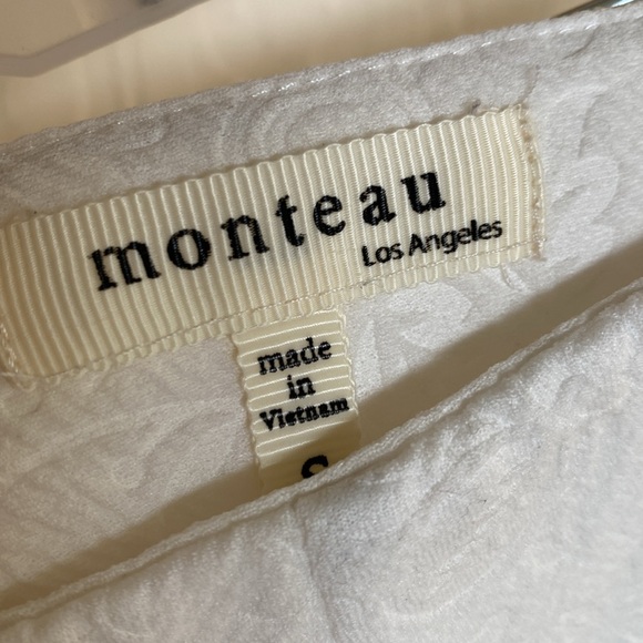 Monteau Floral Embossed Short - Picture 4 of 5